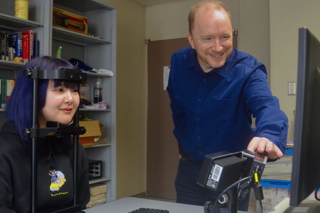 Will Lingle doing eye-tracking
